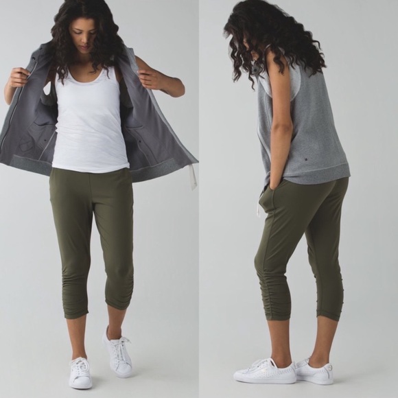 RARE Lululemon Sunset Salutation Crop Sz 12 - Picture 2 of 10